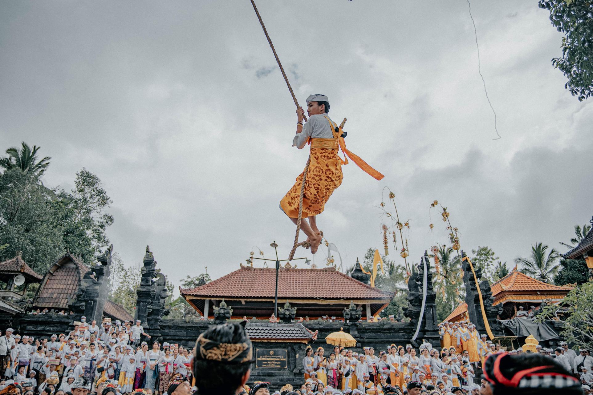rejang-ayunan